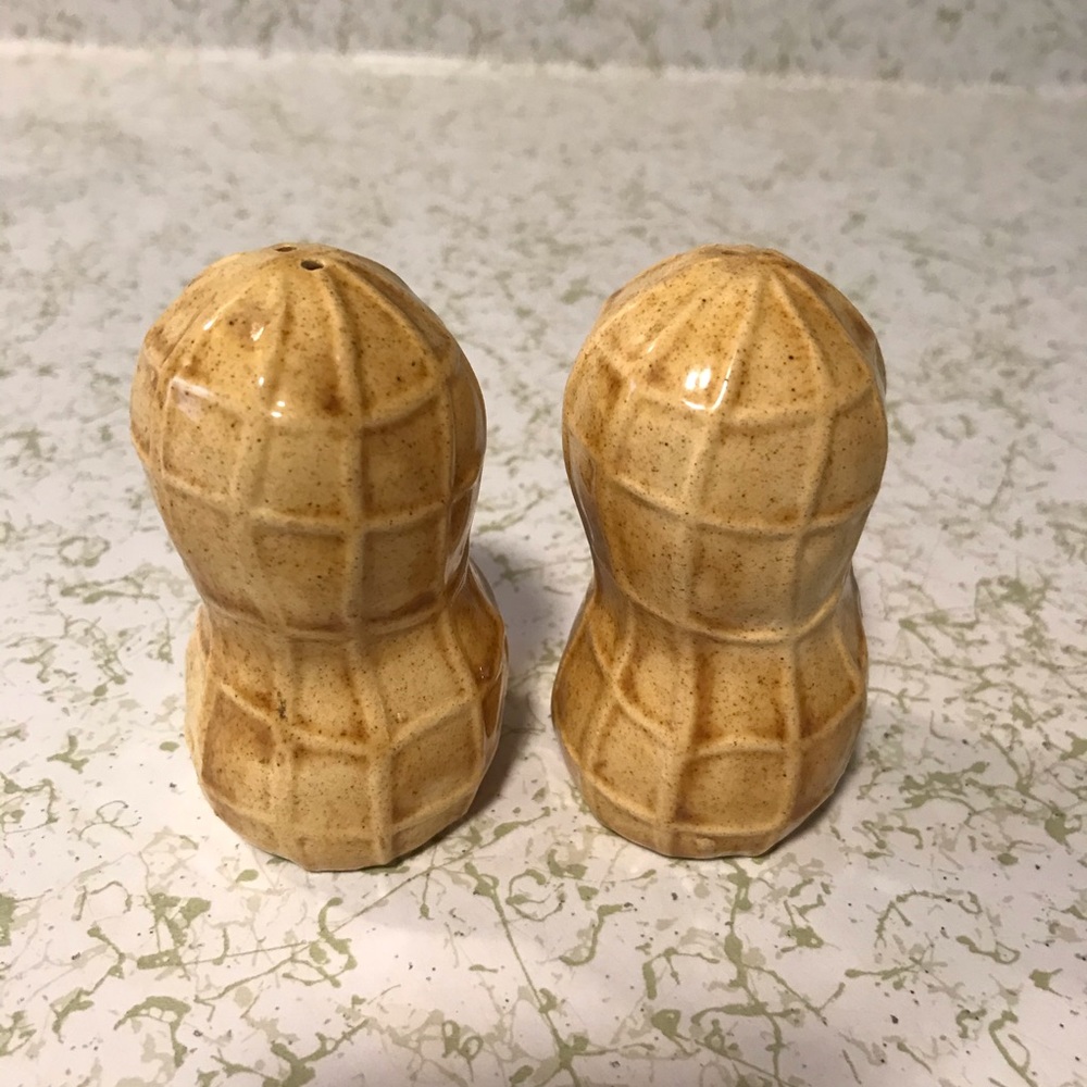 Vintage Anthropomorphic Ceramic Smiling Peanut Salt Pepper Shakers - Picture 4 of 4